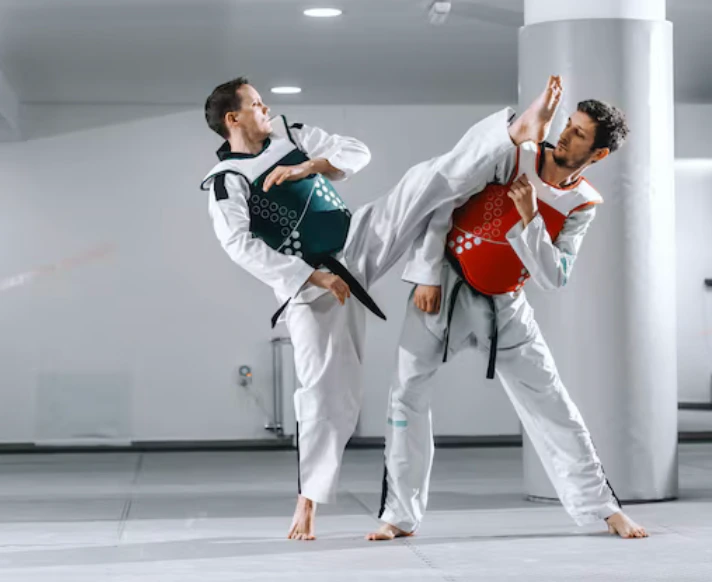 Тренировка в зале единоборств